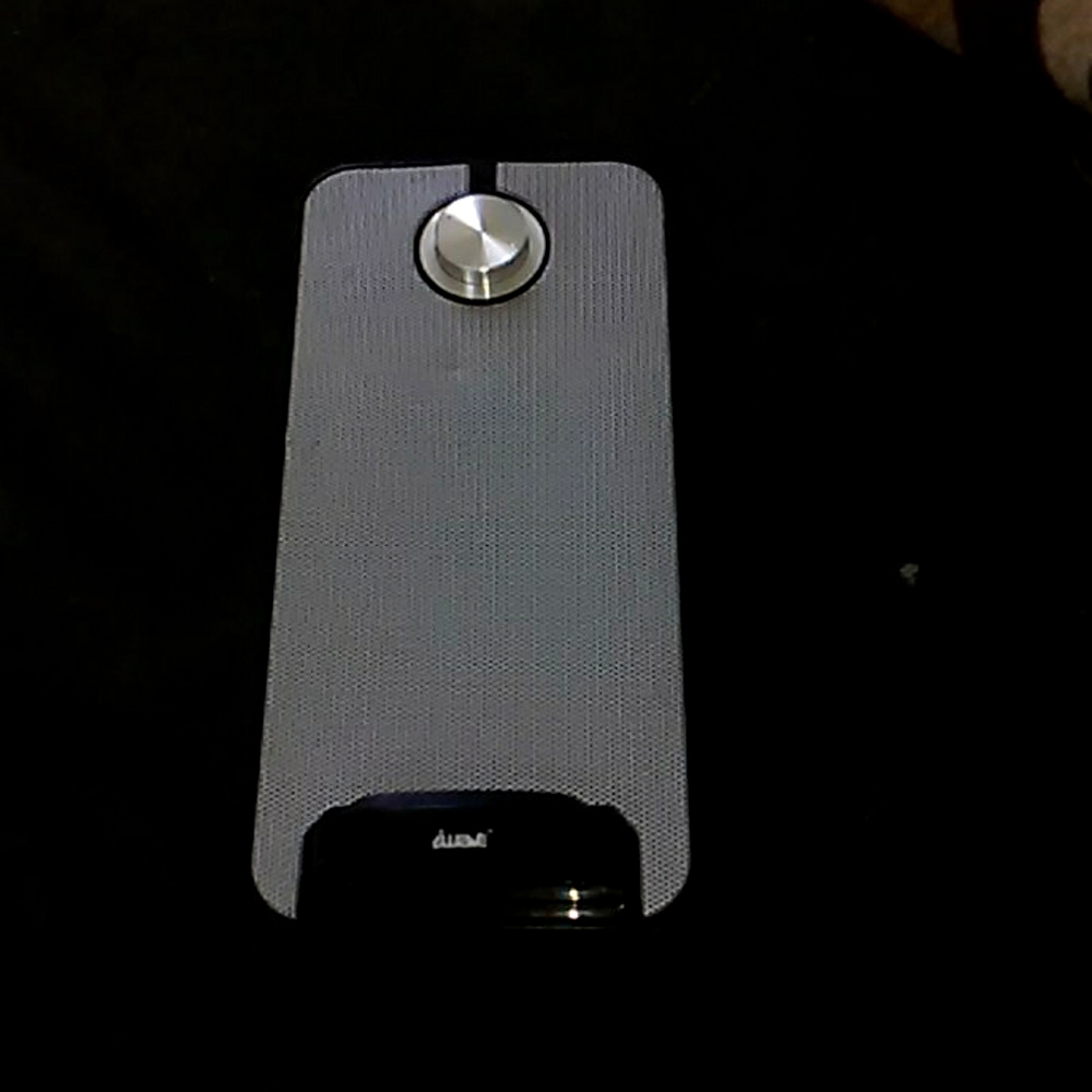 Iwave speaker